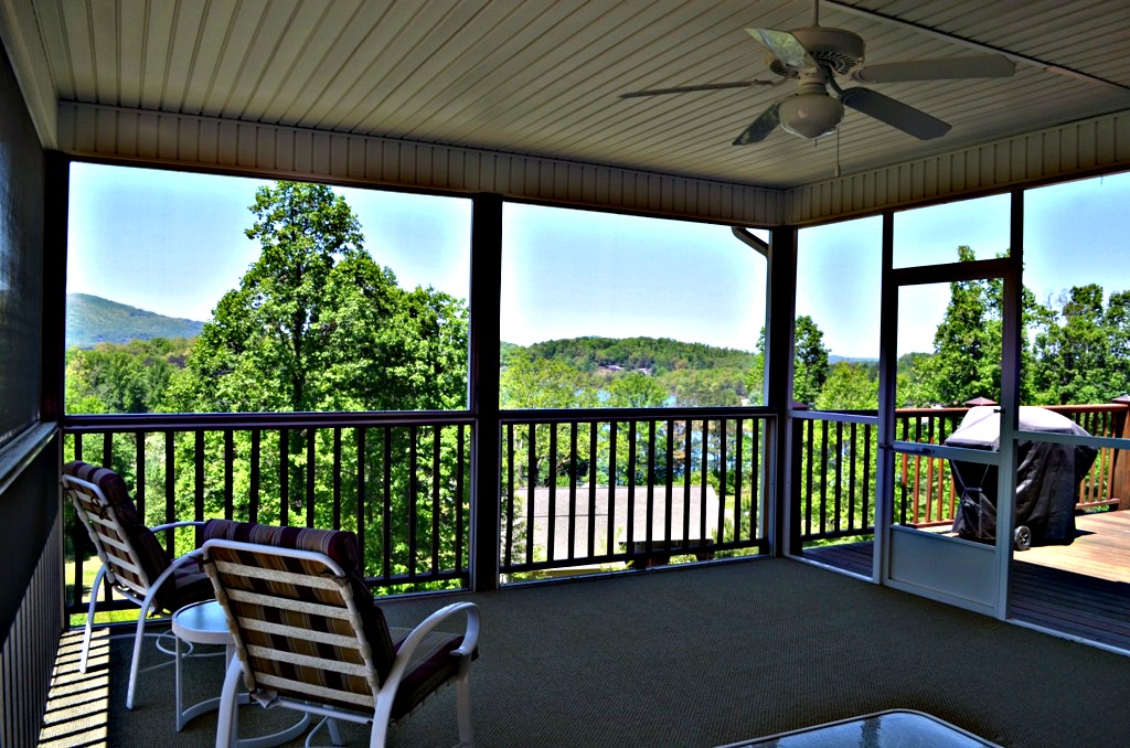Home For Sale in Hiawassee GA 1305 Pioneer Trail 3BR/3.5BA